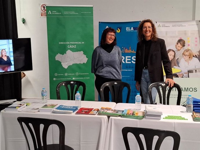 Personal del SAE en la IV Jornada de Orientación Académica y Laboral de Chipiona