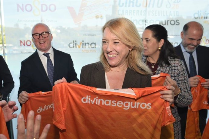 La delegada de deportes de Sevilla, María Tena, en la presentación del Circuito Divina Seguros de carreras
