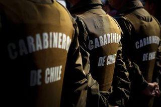 Archivo - Chile.- Un tribunal de Chile decreta prisión preventiva para tres antiguos carabineros por robo con violencia