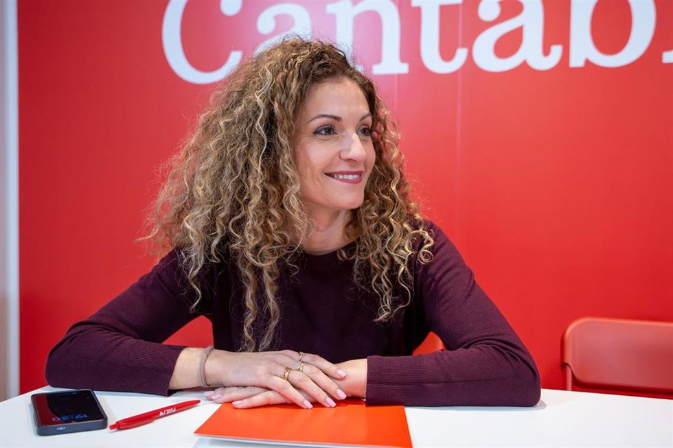 La portavoz del PSOE de Cantabria, Ainoa Quiñones