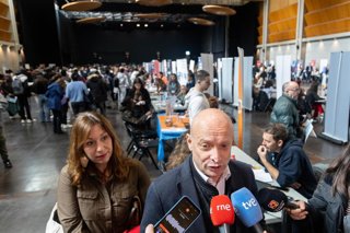 El consejero municipal de Economía del Ayuntamiento de Zaragoza, Carlos Gimeno, en el V Salón de Empleo