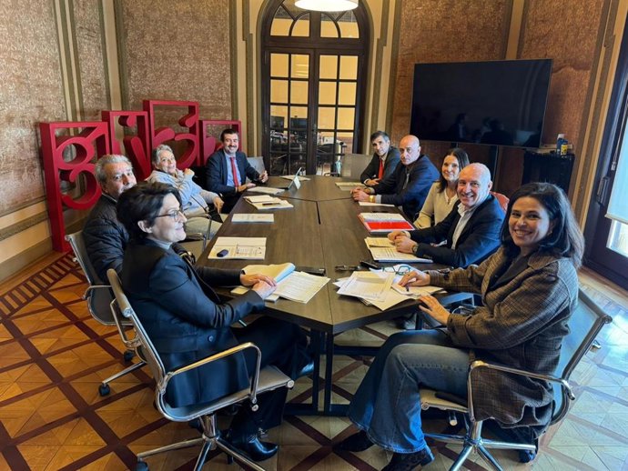 Reunión del Consejo de Administración de la empresa Cementerios de Gijón, S. A. (Cegisa).