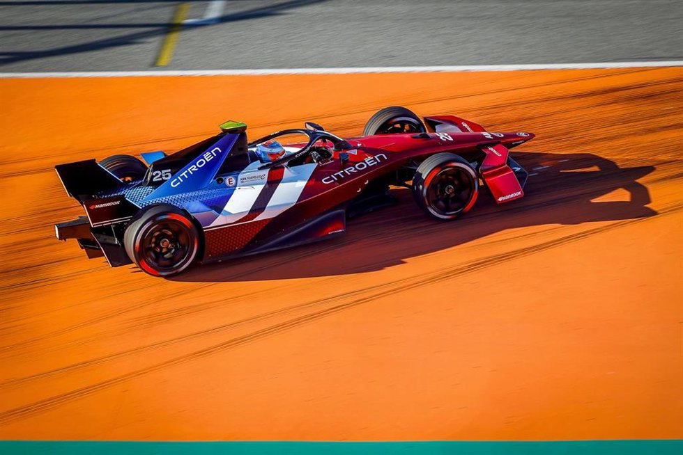 Archivo - El piloto Jean-Eric Vergne (Citron), en los test en Valencia de la Fórmula E.