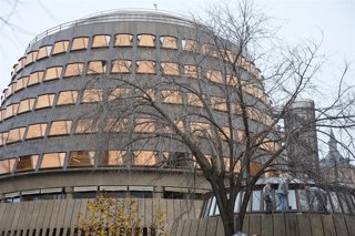 Archivo - La sede del Tribunal Constitucional el día que se celebra el Pleno extraordinario del Tribunal Constitucional (TC), a 19 de diciembre de 2022, en Madrid (España).