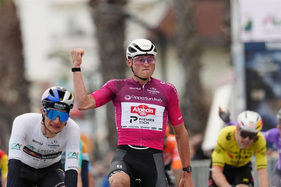 El ciclista neerlandés Mathieu van der Poel (Alpecin-Premier Tech) se adjudicó este jueves la cuarta etapa de la Tirreno-Adriático, disputada entre Tagliacozzo y Martinsicuro sobre 213 kilómetros
