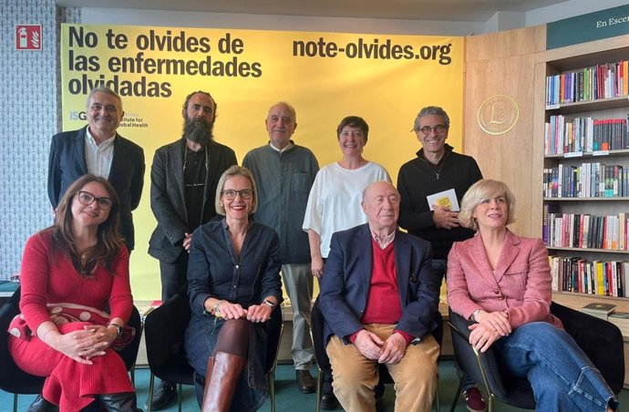 Casi 40 humoristas gráficos hispanoamericanos homenajean a Forges y visibilizan enfermedades "olvidadas"