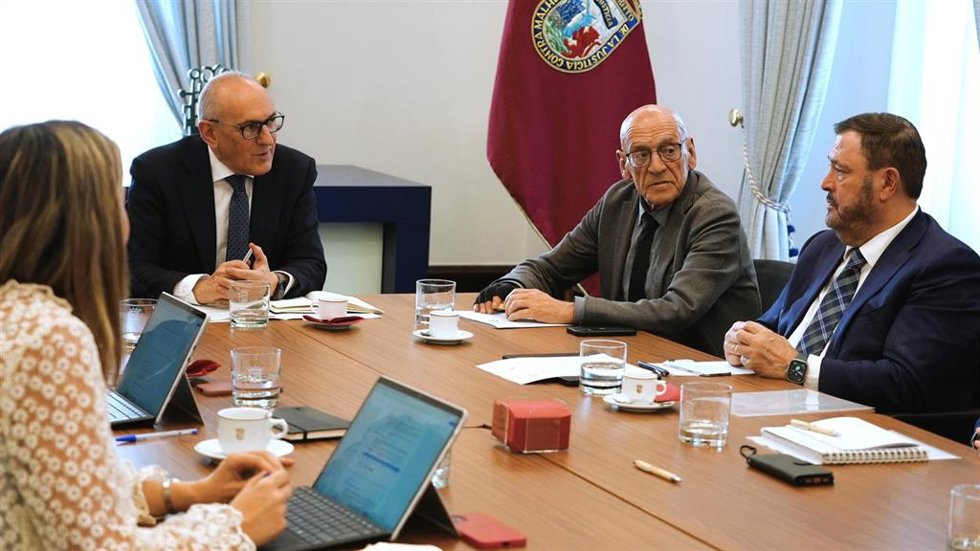 Reunión entre la Diputación Foral de Álava, Cámara de Comercio y SEA para analizar las consecuencias económicas del conflicto entre Estados Unidos, Israel e Irán