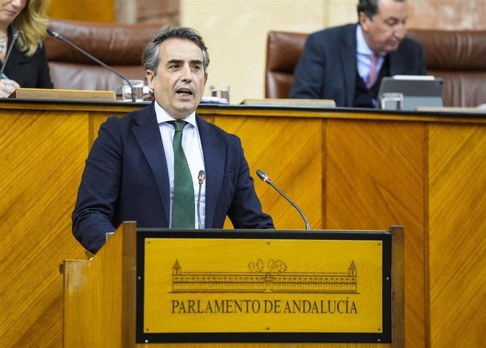 El diputado del Grupo Popular Antonio Saldaña, este jueves en el Pleno del Parlamento en defensa de la PNL de infraestructuras.