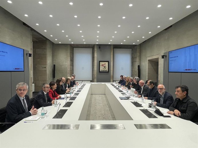 Reunión de la comisión mixta de seguimiento del Catalunya Media City y el entorno de las Tres Xemeneies