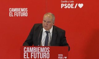 El ministro de Industria y Turismo, Jordi Hereu, durante un acto electoral celebrado este jueves en Villablino (León)