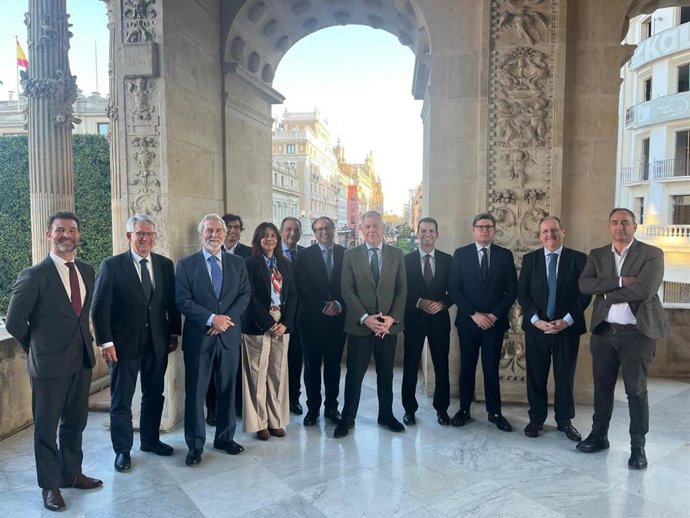 El alcalde de Sevilla, José Luis Sanz, en un encuentro con la directiva del Círculo de Empresarios Cartuja