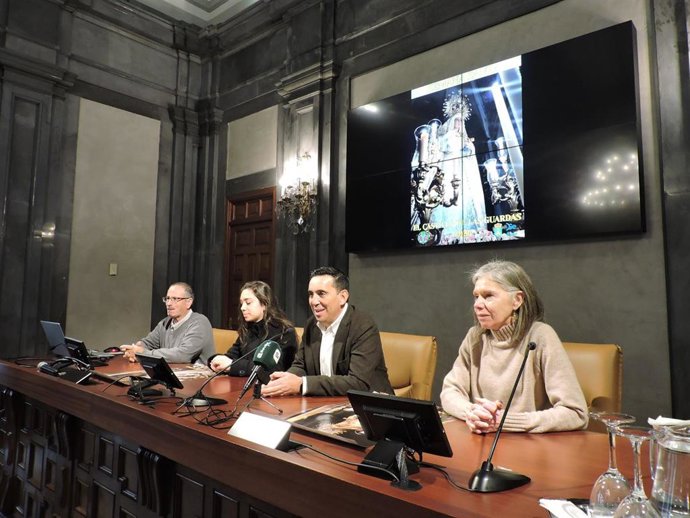 Presentación del cartel anunciador del Viernes Santo 2026 en El Castillo de las Guardas (Sevilla), en la Casa de la Provincia de la Diputación.