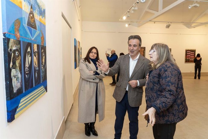 La Vidriera reúne a seis artistas en torno al simbolismo de la escalera en una nueva exposición colectiva