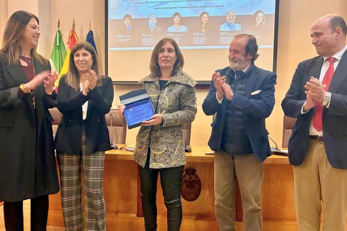 Amparo Díaz Ramos recibe el I Premio Igualdad Abogacía de Sevilla