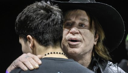 Mickey Rourke, desahuciado tras acumular 60.000 dólares de deuda y rechazar más de 100.000 en donaciones de fans