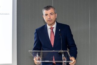 Archivo - El vicepresidente y consejero de Economía del Gobierno de Canarias, Manuel Domínguez