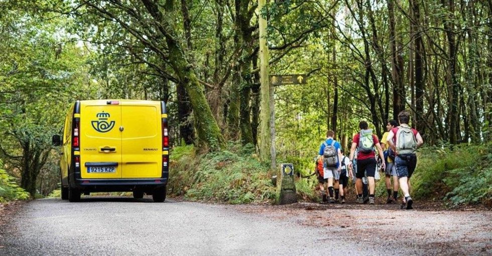 Archivo - Correos activará el transporte de mochilas en las principales rutas del Camino de Santiago a partir del 16 de marzo.