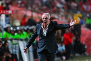 Futbol, Peru vs Chile. Fecha 11, clasificatorias al Mundial 2026. El entrenador de la seleccion peruana Jorge Fossati es fotografiado durante el partido por clasificatorias al mundial de 2026 disputado en el estadio Monumental U, de Lima,
