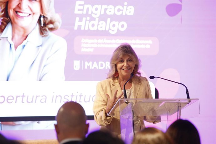 Archivo - La delegada de Economía, Innovación y Hacienda, Engracia Hidalgo, inaugura el encuentro ‘Moviendo a la Juventud Empresaria: Club de Capitanas’ organizado por CEAJE.