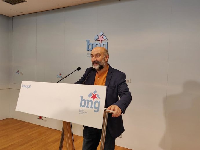 El diputado del BNG en el Congreso, Néstor Rego, en una rueda de prensa.