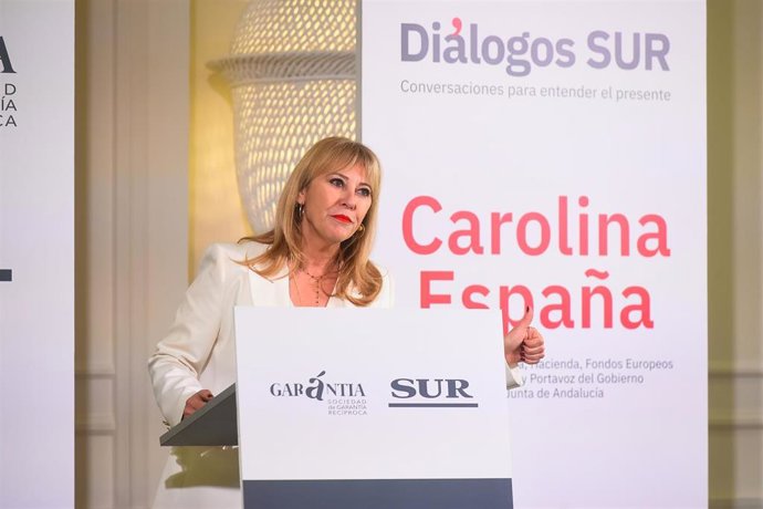 La consejera de Economía, Hacienda, Fondos Europeos y Diálogo Social y portavoz de la Junta de Andalucía, Carolina España, ofrece una ponencia en Málaga. 