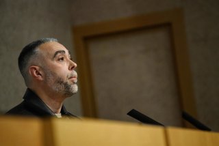 Archivo - El periodista y secretario general de FACUA-Consumidores en Acción, Rubén Sánchez, durante la presentación del libro 'Bulos: Manual de combate', en la Facultad de Ciencias de la Información de la Universidad Complutense, a 12 de diciembre de 202