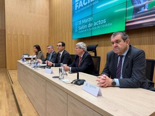 Nieto (centro), en la inauguración de las Jornadas 'Experto facilitador. Por una Justicia más inclusiva'.