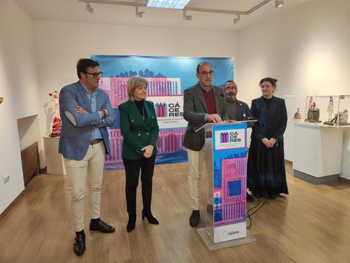 El alcalde de Cáceres, Rafael Mateos, anuncia que la ciudad continúa en la carrera por la capitalidad cultural europea de 2031.