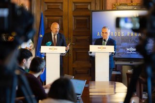 El portavoz del Gobierno municipal de Sevilla, Juan Bueno, en una rueda de prensa