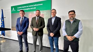 Agustín López (2º izda.), en la presentación de la nueva figura europea de Indicaciones Geográficas para Productos Artesanales e Industriales.