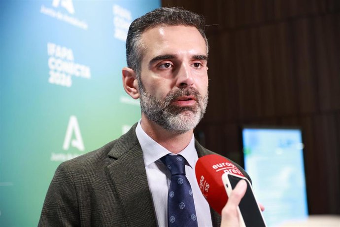 El consejero de Agricultura, Pesca, Agua y Desarrollo Rural, Ramón Ramón Fernández-Pacheco.