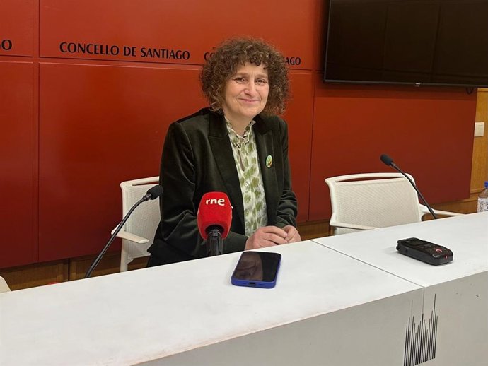 La alcaldesa de Santiago, Goretti Sanmartín, en rueda de prensa, a 13 de marzo de 2026.