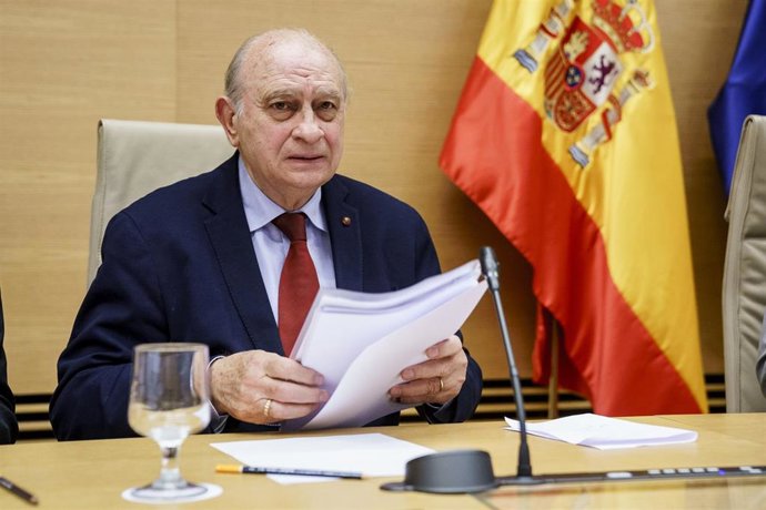 Archivo - El exministro del Interior Jorge Fernández Díaz, en la comisión de Investigación sobre la denominada 'Operación Cataluña', en el Congreso de los Diputados, a 5 de marzo de 2025, en Madrid (España).