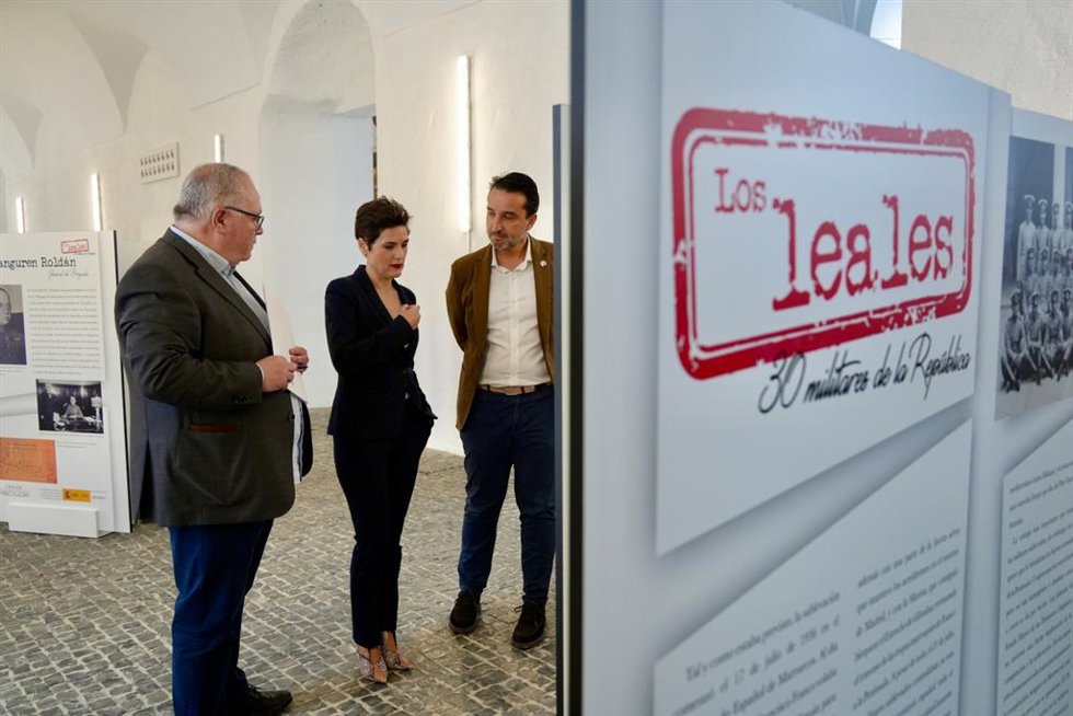 Inauguración de la exposición Los Leales. 30 militares de la República en El Hospital Centro Vivo de Badajoz.