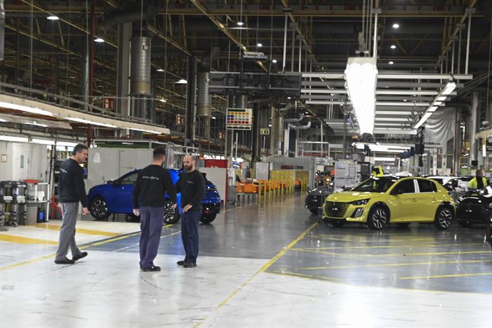 Archivo - Imagen de la planta de Stellantis en Figueruelas (Zaragoza).