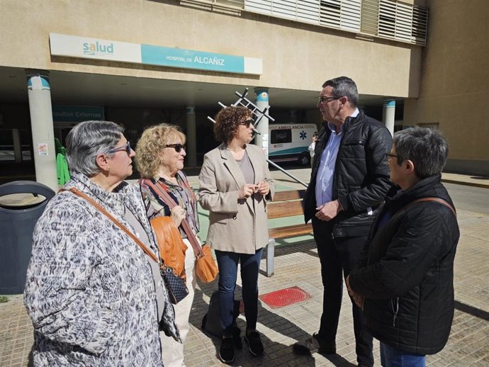El diputado del PSOE Rafael Guía, en el Hospital de Alcañiz.