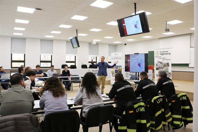 La I Jornada de Transferencia ULE-Isdefe-UME ha permitido avanzar en el desarrollo de simuladores y modelos de predicción de inundaciones e incendios.