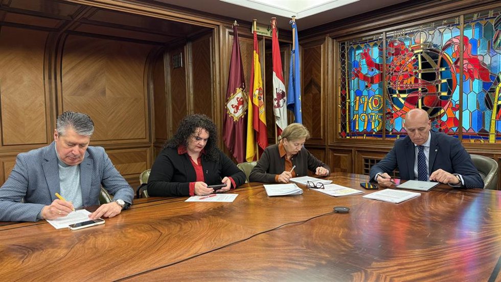 Imagen de la Junta de Gobierno Local del Ayuntamiento de León celebrada este viernes.