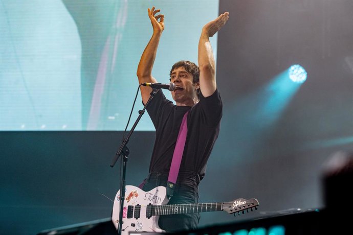 Archivo - El grupo La La Love You actúa durante el concierto solidario ‘Cris contra el cáncer’, en el Movistar Arena, a 1 de octubre de 2025, en Madrid (España). El evento reúne a un cartel excepcional de artistas como Antonio Orozco, Hombres G, Los Secre