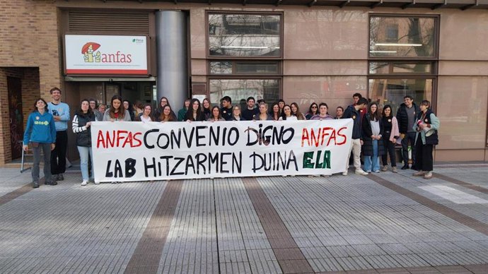 Concentración convocada por el comité de Anfas