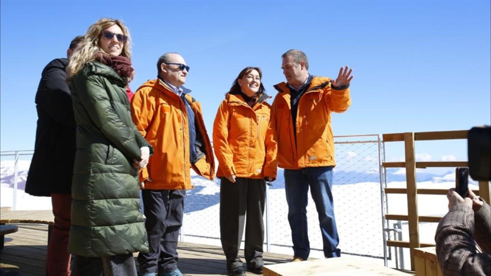 La consellera de Territorio de la Generalitat, Sílvia Paneque, en la inauguración este viernes del Niu de l'liga, el refugio guardado más alto del Pirineo oriental
