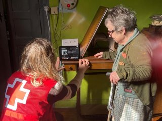 Beneficiarios de 'Voces en Red', proyecto de Cruz Roja y Fundación Amancio Ortega