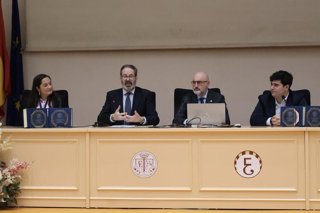 Adolfo Molina participa en la apertura de la cuarta edición del Torneo de Debate X Córdoba de Nuevas Generaciones (NNGG) que se celebra este fin de semana en la Facultad de Derecho de la Universidad de Córdoba (UCO).