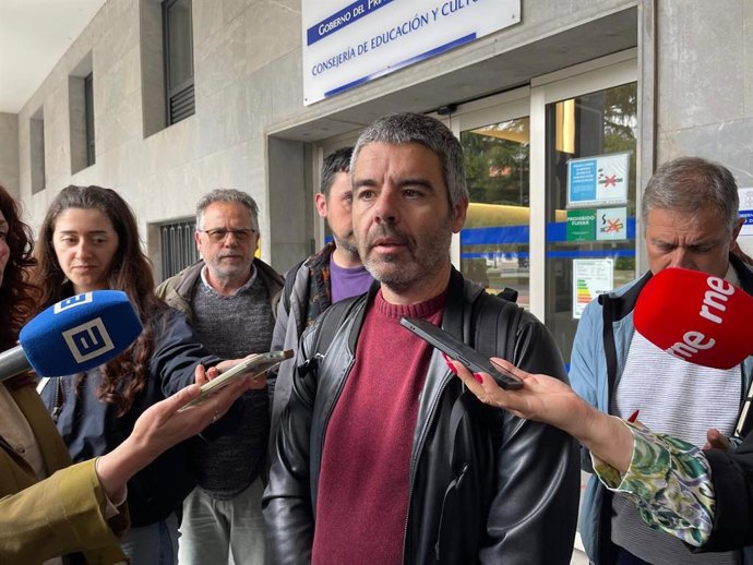 Archivo - Secretario general del Sindicato de Enseñanza de CCOO en Asturias, Borja Llorente.