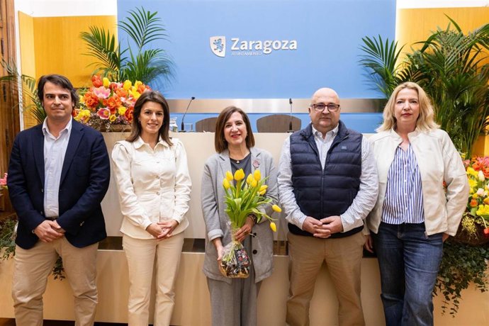 Presentación del Mercado Solidario de Tulipanes, que tendrá lugar el 21 de marzo en la plaza del Pilar y se convertirá en el eje central de Hola Primavera