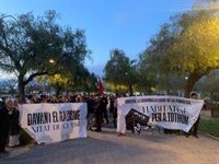 Más de 200 personas protestan contra el desalojo de la antigua prisión de Palma y reclaman una alternativa real