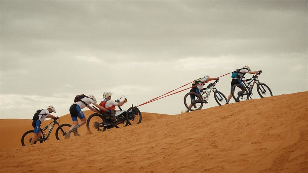 Ciclismo.- 'Titanes, la historia de un No' narra la gesta del equipo con pluridiscapacidad que completó la Titan Desert