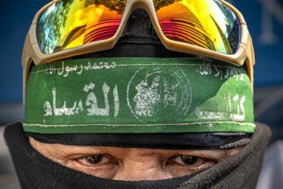 Un manifestante en Bangkok luce una bandana de Hamás durante protestas contra el conflicto en Oriente Próximo (imagen de archivo)