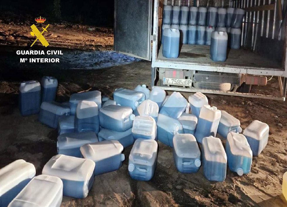 La Guardia Civil de la Región de Murcia ha desarticulado en Águilas un grupo delictivo dedicado al denominado 'petaqueo'