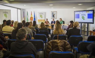 La delegada de Hacienda y Fondos Europeos en la Diputación de Córdoba, Ana Rosa Ruz, en las jornadas comarcales sobre el producto local dentro del proyecto europeo 'Córdoba Verde'.